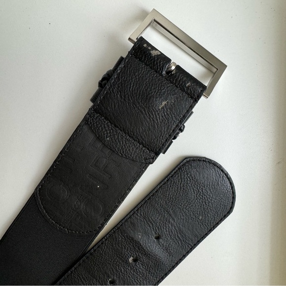 Kenneth Cole Reaction black wide stretchy elastic belt with silver buckle, S/M - Picture 5 of 10